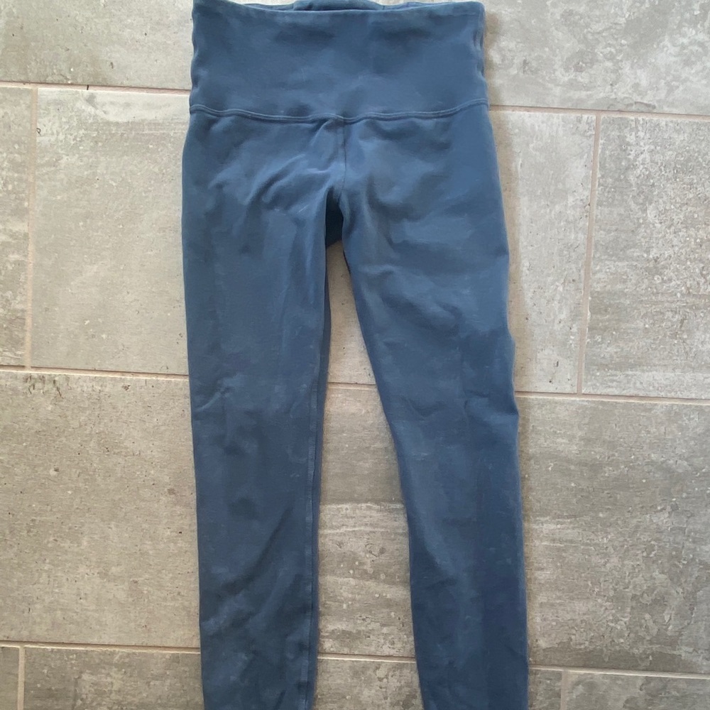 Lululemon Wunder Under in blue burnout/acid wash